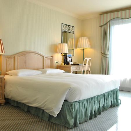 Grand Hotel Du Golf & Palace Crans-Montana Exterior photo