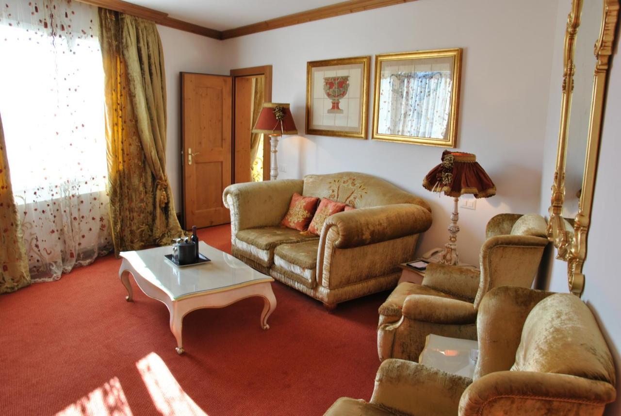 Grand Hotel Du Golf & Palace Crans-Montana Exterior photo
