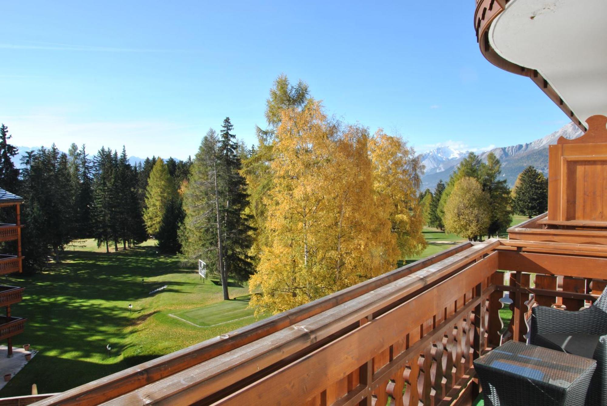 Grand Hotel Du Golf & Palace Crans-Montana Exterior photo