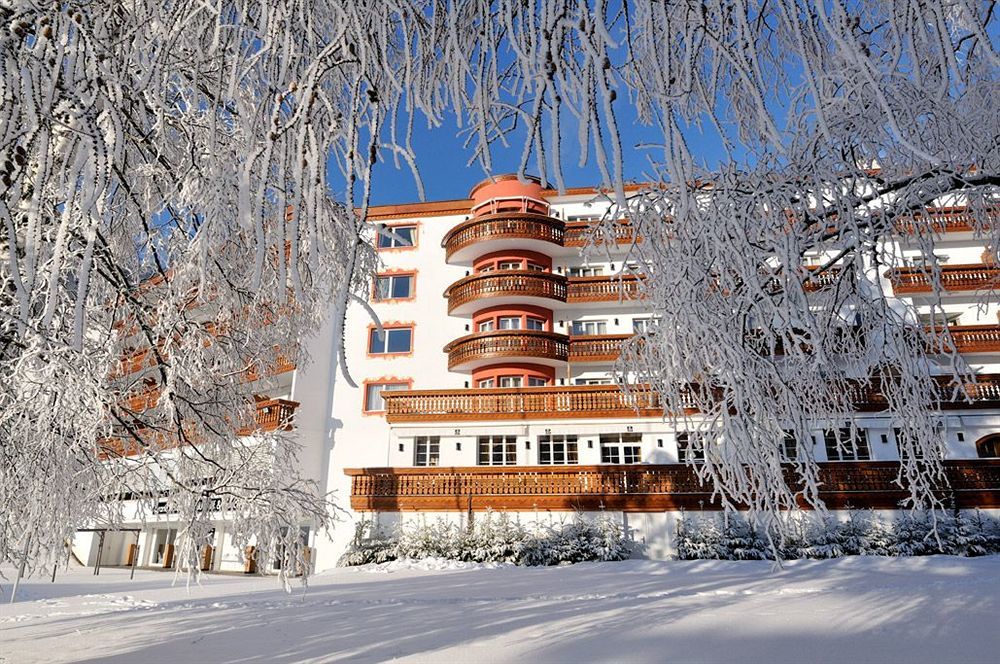 Grand Hotel Du Golf & Palace Crans-Montana Exterior photo