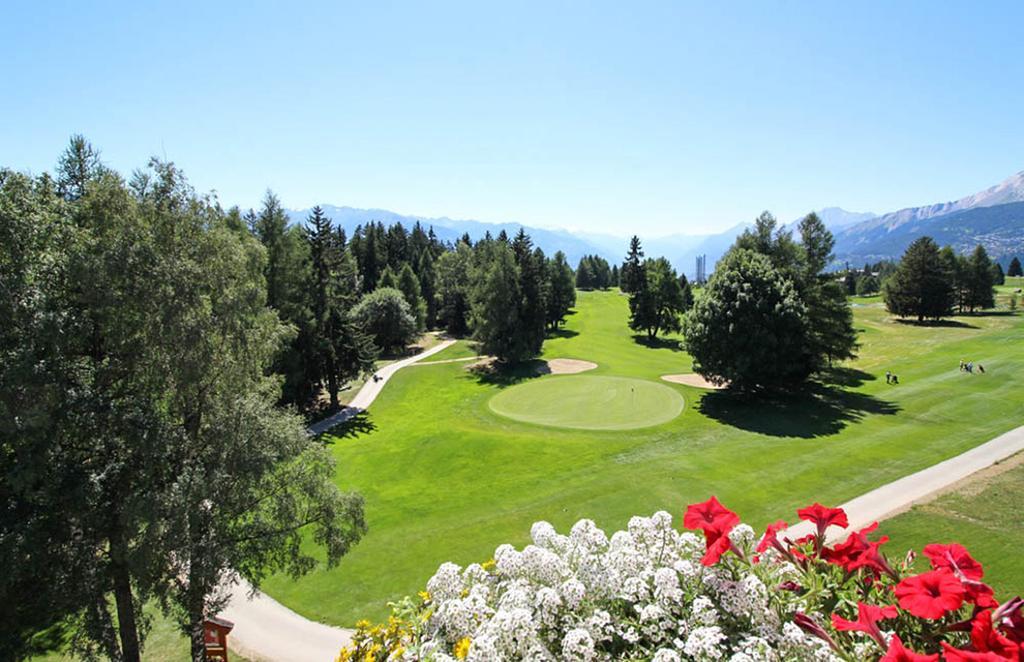Grand Hotel Du Golf & Palace Crans-Montana Exterior photo