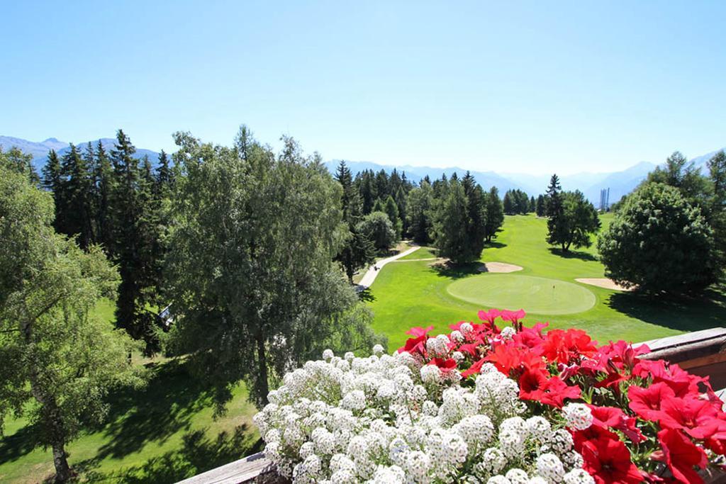Grand Hotel Du Golf & Palace Crans-Montana Exterior photo