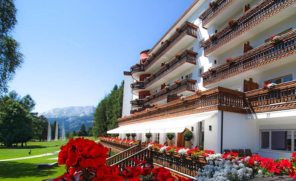 Grand Hotel Du Golf & Palace Crans-Montana Exterior photo